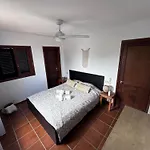 Dreamwaves Surf House Lajares Fuerteventura 招待所
