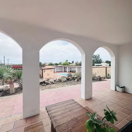 Dreamwaves Surf House Lajares Fuerteventura * 拉·奥利瓦